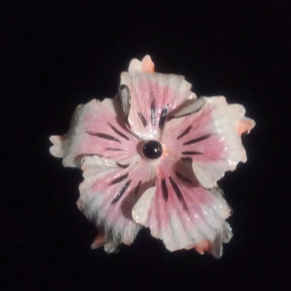 Vintage flower pin!